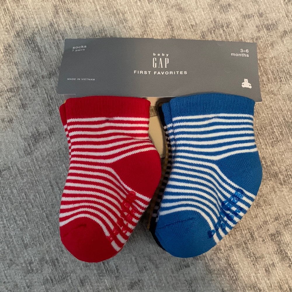 Baby Gap - 7 pairs of socks